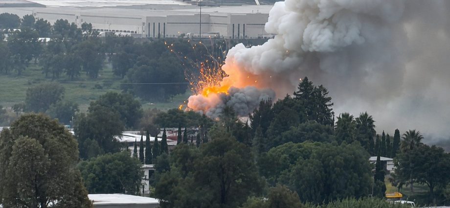 fireworks-factory-goes-up-in-smoke-in-mexico