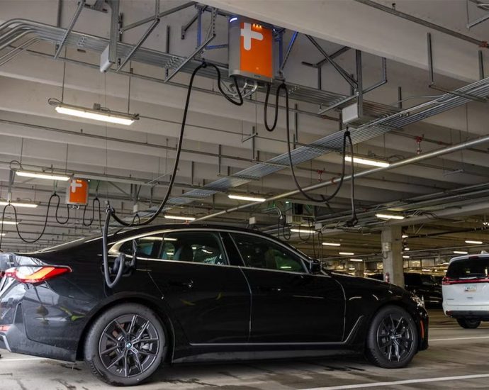 chargepoint-installs-overhead-charging-system-for-rental-car-facility-at-portland’s-airport
