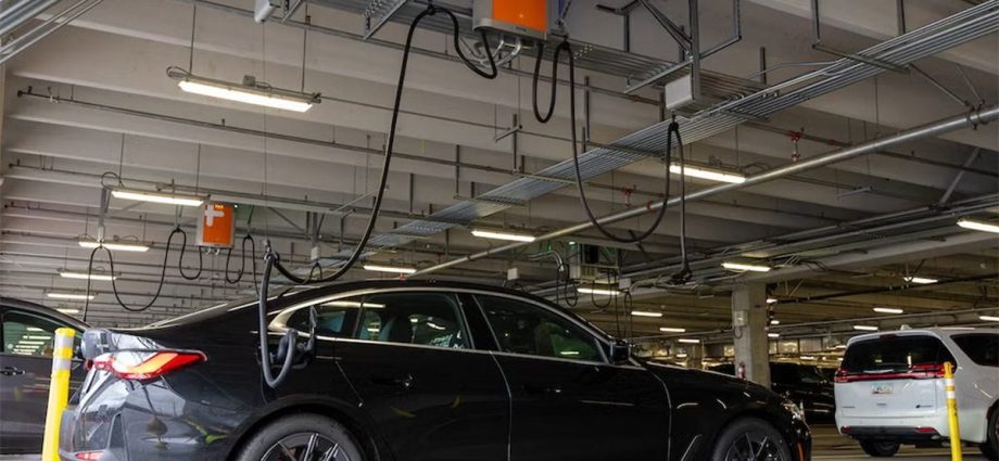 chargepoint-installs-overhead-charging-system-for-rental-car-facility-at-portland’s-airport