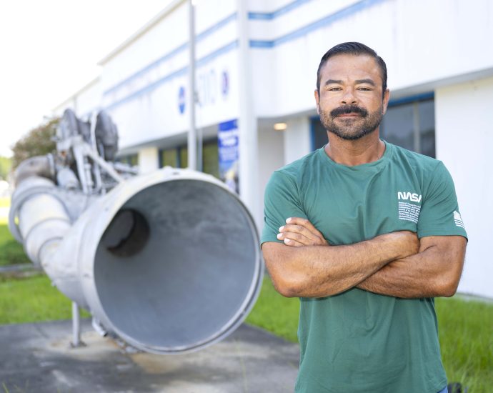 contractor-to-civil-servant:-nasa-welcomes-jeret-howard