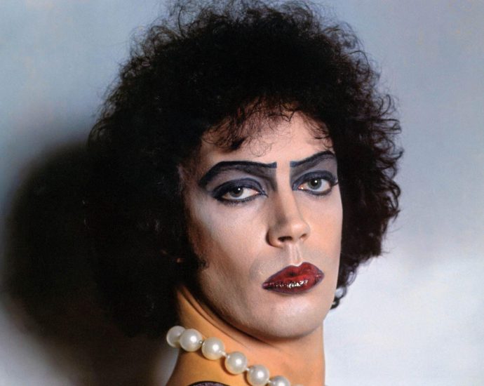 tim-curry,-star-of-‘rocky-horror-picture-show’-and-‘it,’-dies-at-80