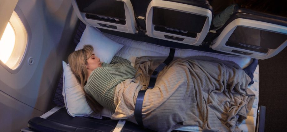 “a-wonderful-reimagining”:-plus-size-passenger-praises-united-airlines-for-new-economy-beds