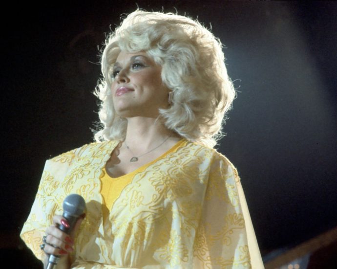 dolly-parton-embodied-the-best-parts-of-appalachia