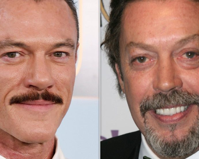 luke-evans-shares-letter-he-wrote-to-tim-curry-3-weeks-before-his-death
