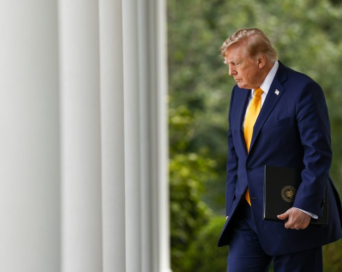 the-traitor-attempts-to-troll-canada-as-he-loses-latest-trade-war