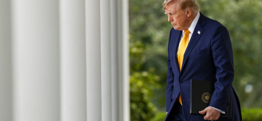 the-traitor-attempts-to-troll-canada-as-he-loses-latest-trade-war
