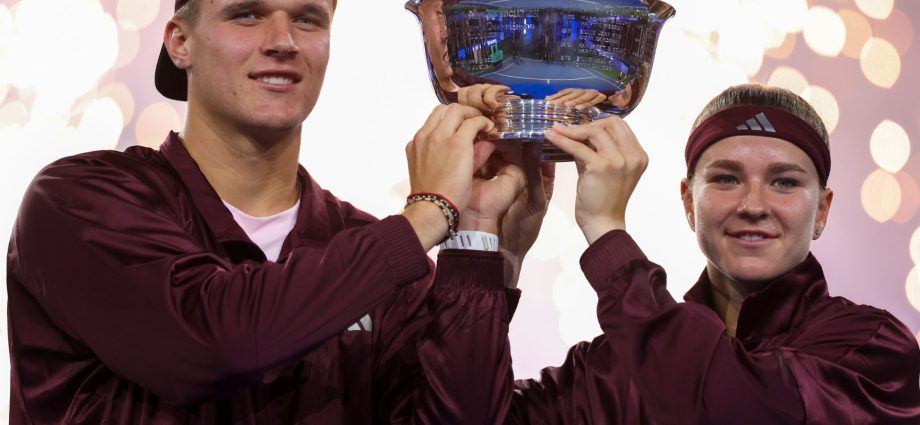 czech-pair-karolina-muchova-and-jakub-mensik-win-us-open-mixed-doubles