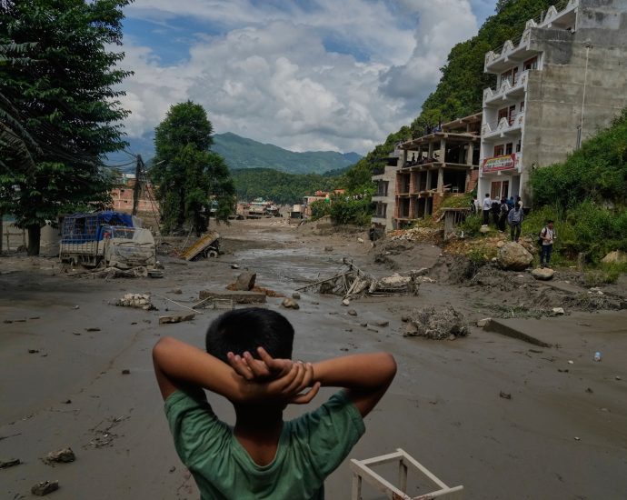 nepal-floods-live:-more-than-160-killed,-over-800-missing,-rescue-continues