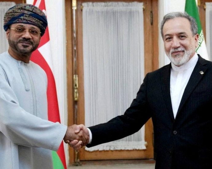 is-iran-war-diplomacy-ramping-up,-as-qatar,-oman,-pakistan-officials-visit?