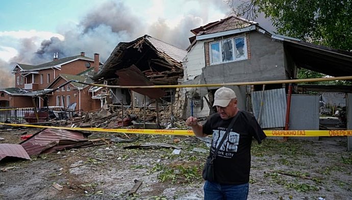 russia’s-overnight-drone-barrage-ignites-fires-across-ukrainian-cities