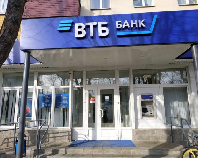shares-in-russia’s-second-largest-bank-hit-record-low-as-wildberries-linked-offering-price-holds-steady