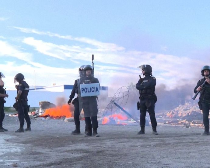 anti-migrant-protesters-burn-tents-in-ceuta-and-block-red-cross-aid