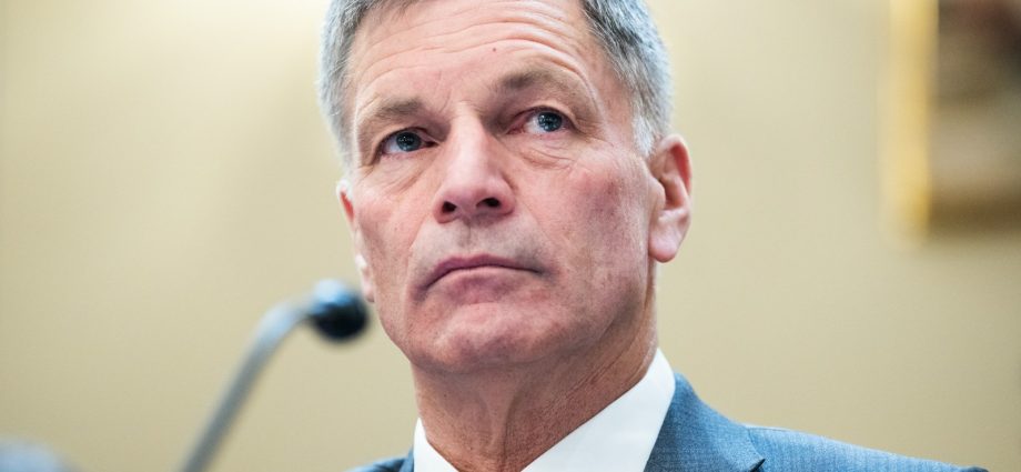 republican-governor-calls-out-doj’s-“aggressive”-election-monitors