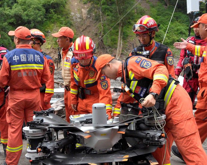 nepal’s-mudslide-wiped-out-areas-of-eastern-china,-army-helps-search