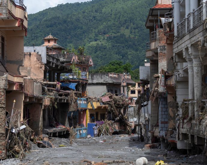 nearly-470-killed-in-nepal-floods:-what-we-know-about-rescue-efforts