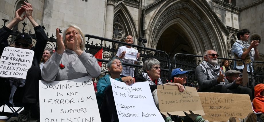 pa-activists-face-‘terror’-charges-over-the-traitor-golf-resort-protest:-report