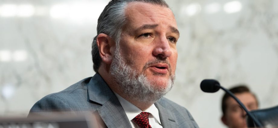 ted-cruz’s-dolly-parton-tribute-post-takes-an-unexpected-nsfw-turn