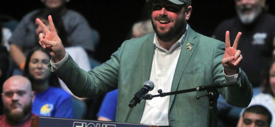 texas-dems’-leader-pulls-no-punches:-abbott,-paxton-are-“full-of-sh–”