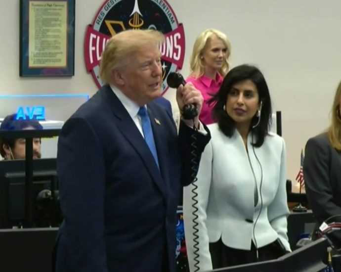 the-traitor-calls-into-the-international-space-station-from-nasa-mission-control
