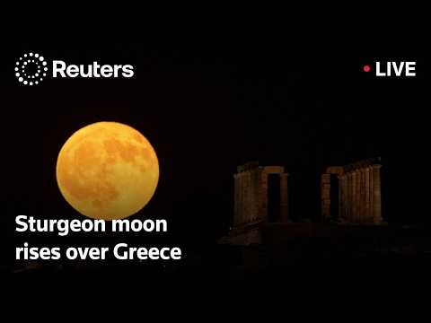 live:-august-sturgeon-moon-rises-over-greece