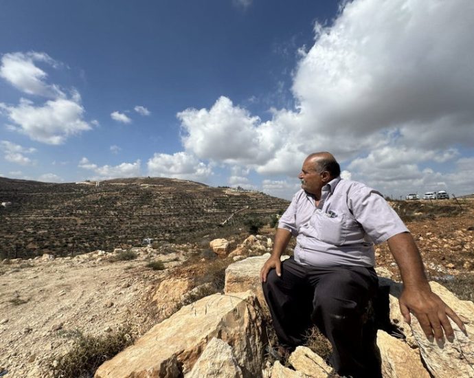 besieged-by-settlers,-palestinians-on-a-west-bank-hilltop-refuse-to-leave