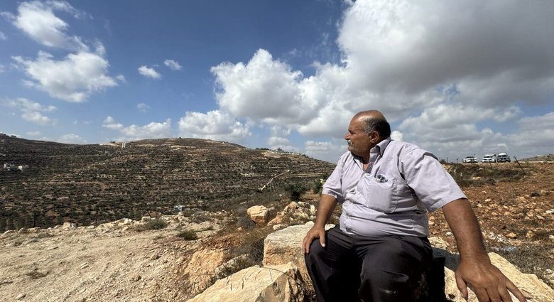 besieged-by-settlers,-palestinians-on-a-west-bank-hilltop-refuse-to-leave