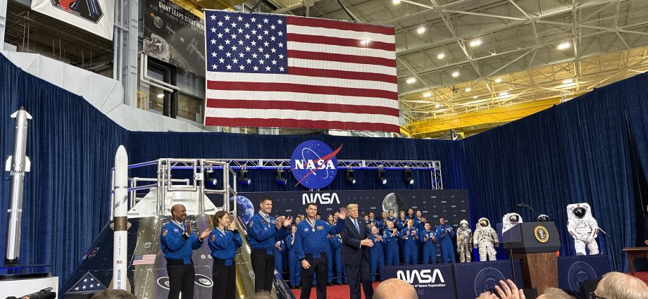 president-honors-nasa’s-artemis-ii-crew-with-highest-us-space-award