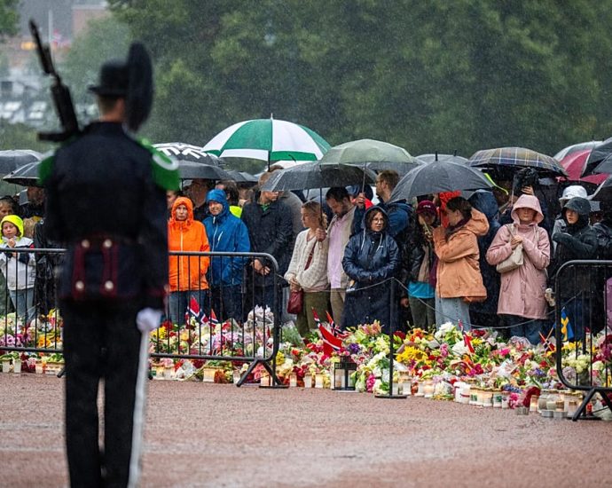norway-mourns-king-harald-v-as-crown-prince-haakon-becomes-king