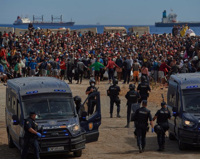 spain-asks-eu-for-help-to-process-5,000-ceuta-migrants-amid-local-unrest