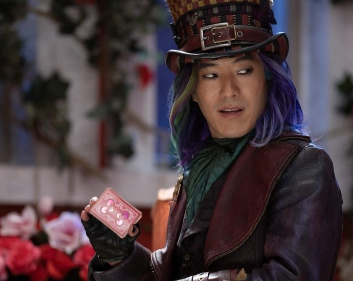 leonardo-nam-on-being-othered,-finding-his-voice-and-going-full-disney-villain-(exclusive)
