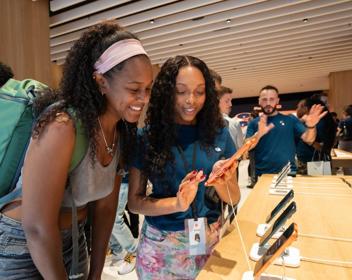 cheap-smartphones-are-dead.-apple-doesn’t-care