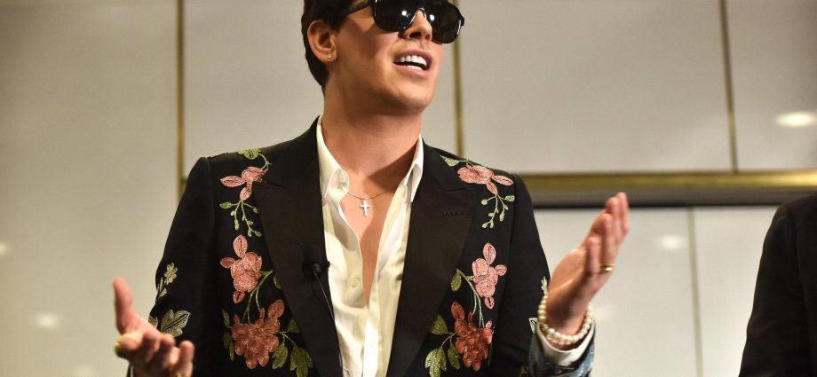 milo-yiannopoulos-detained-by-ice-in-louisiana
