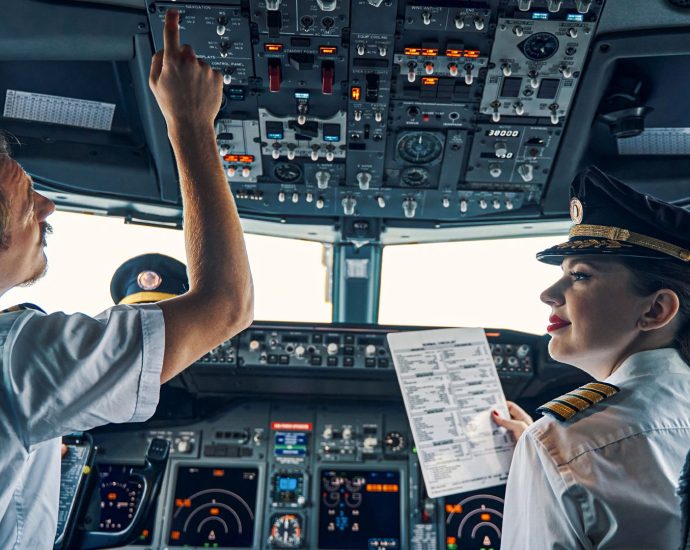 the-scripted-phrases-airline-pilots-recite-to-themselves-to-avoid-fatal-decisions