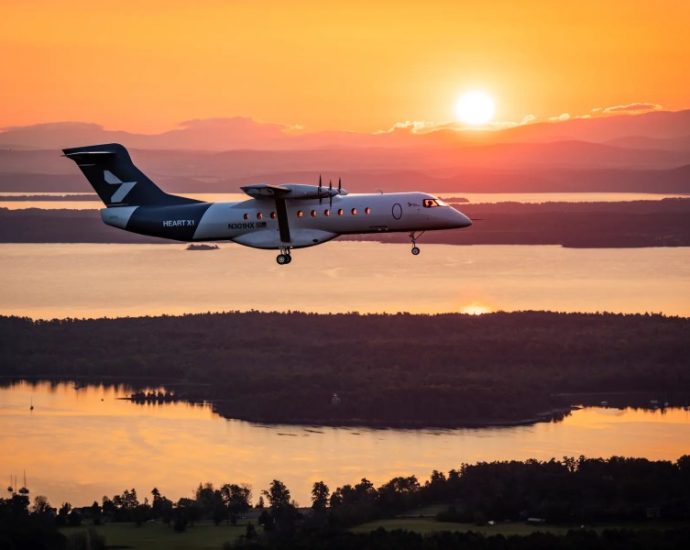 world’s-largest-electric-airplane-takes-first-27-minute-flight