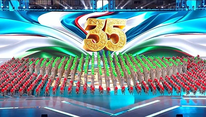 music,-lights-and-drones:-uzbekistan-celebrates-35-years-of-independence