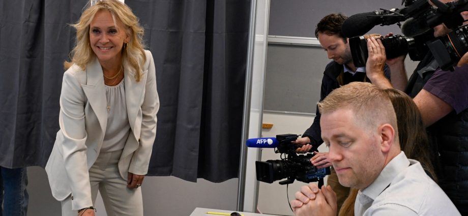 voting-closes-in-iceland’s-knife-edge-eu-referendum