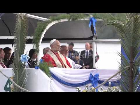 pope-leo-leads-a-water-procession-on-castelgandolfo-lake