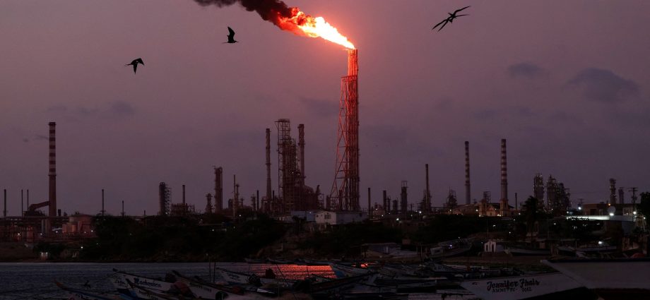 us,-venezuela-tout-‘biggest-oil-deal-in-world-history’