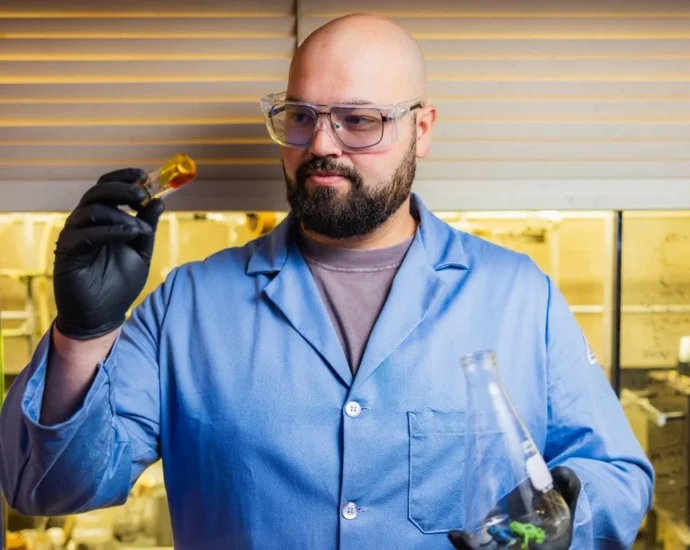scientists-turn-one-of-the-hardest-plastics-to-recycle-into-high-performance-engine-lubricant