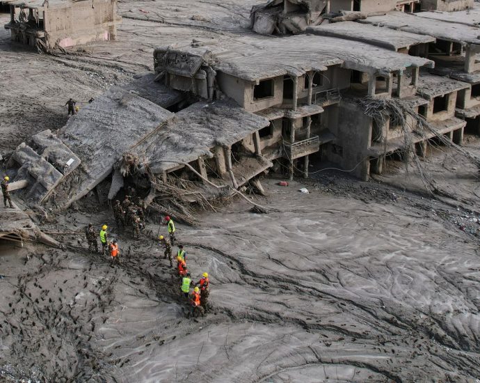 official-asks-for-assistance-preserving-bodies-as-number-of-deaths-in-nepal-floods-rises
