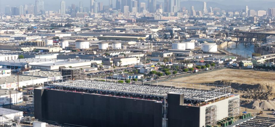california-lawmakers-reach-deal-in-high-stakes-fight-over-regulating-data-centers