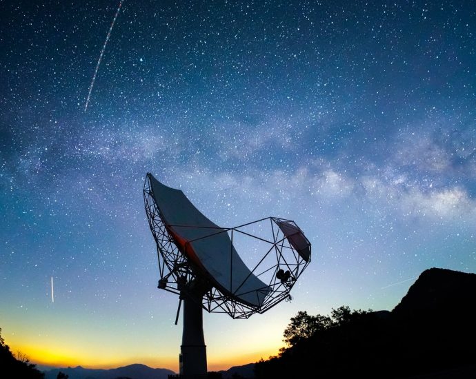 houston,-we-have-a-problem.-who’s-controlling-space-traffic?