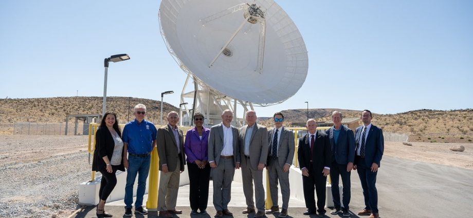 ribbon-cutting-event-for-nasa-deep-space-network’s-deep-space-station-23