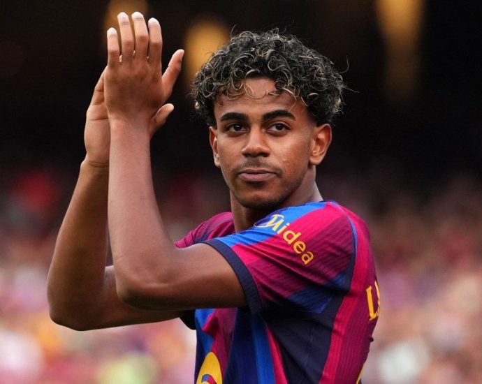 lamine-yamal-getting-back-to-‘top-level’,-barcelona-coach-flick-says