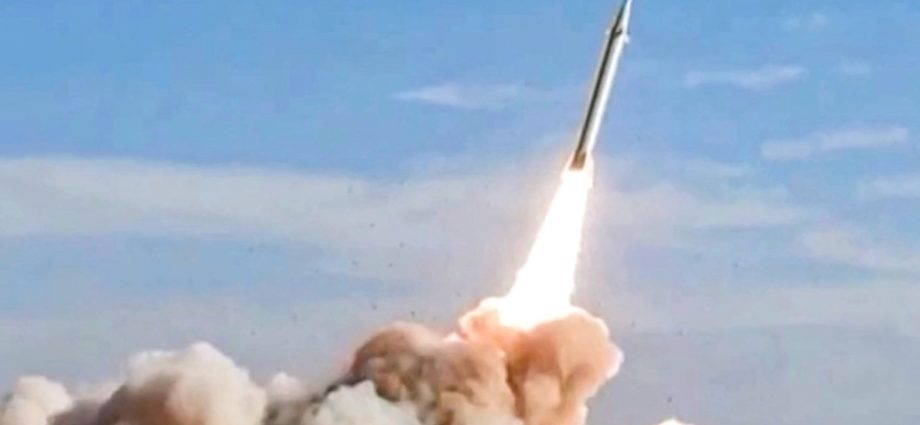 iran-war-live:-irgc-attacks-us-bases-in-jordan-after-us-bombs-larak-island