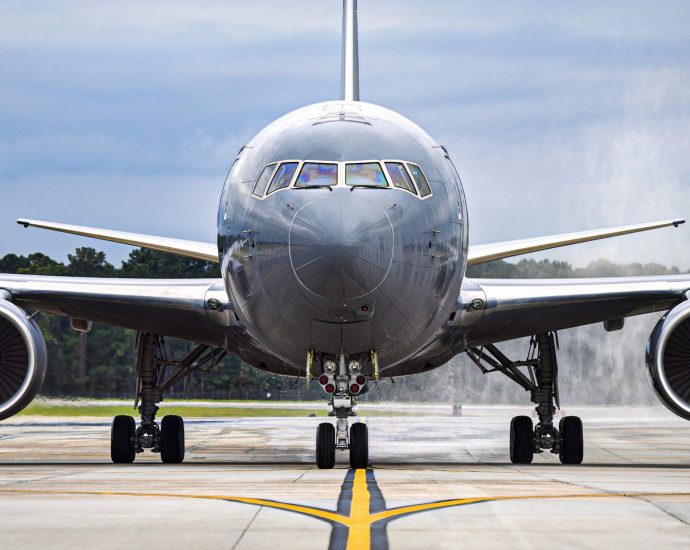 israel’s-boeing-707-tanker-era-nears-end:-the-replacement-aircraft-that-hauls-roughly-15%-more-fuel
