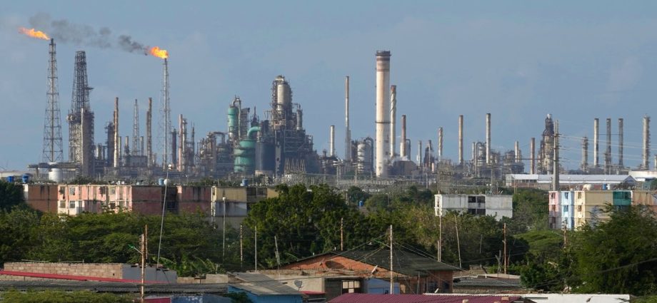 us.-to-take-35%-stake-in-venezuelan-mogul-betancourt’s-oil-venture,-wsj-reports