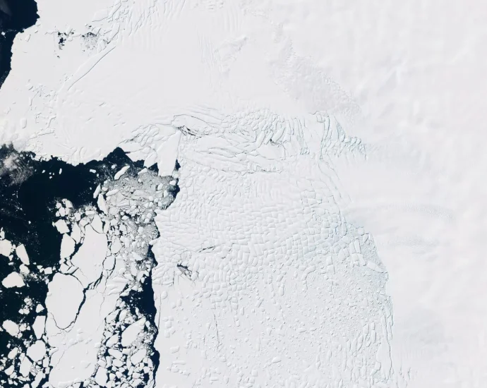 hundreds-of-hidden-earthquakes-found-at-antarctica’s-doomsday-glacier