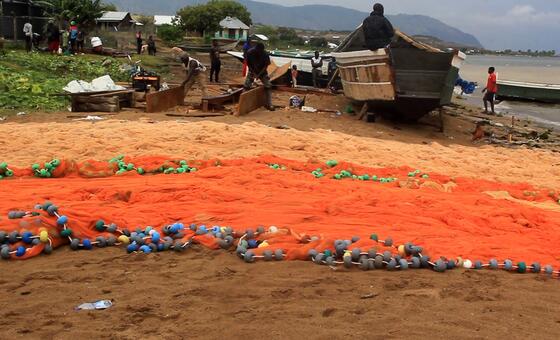 ‘the-lake-is-our-life’:-protecting-a-shared-lifeline-in-uganda