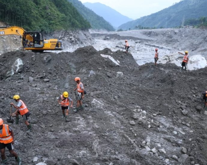 nepal-tunnel-traps-hinder-flood-rescue:-how-many-are-dead-or-missing?